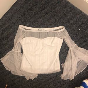 3/$30 BEAUTIFUL GUESS OFF SHOULDER ROMANTIC TOP